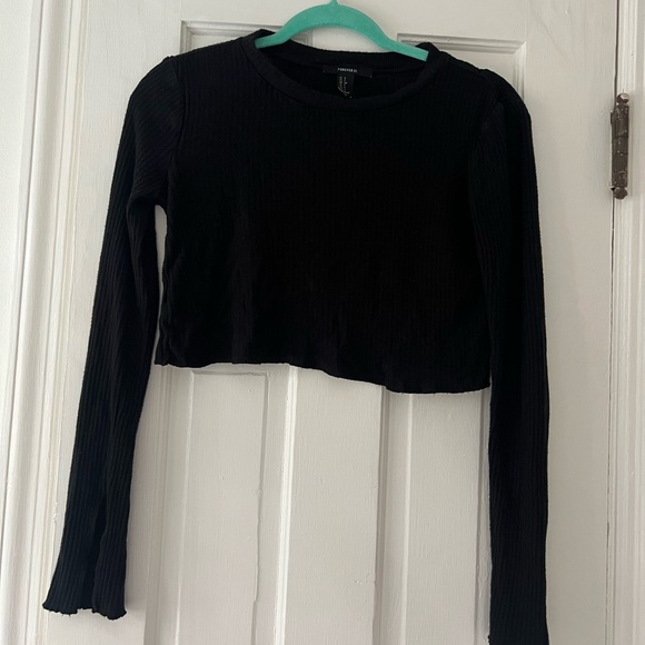 Forever 21 Cropped Long Sleeve With Split Flare Sleeves - Picture 3 of 4